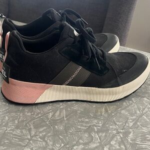 Sorel Out N About III City Sneaker Waterproof Black/Vingate Pink Women 9.5